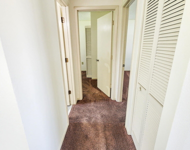 821 Hawaii Avenue Nw - Photo Thumbnail 8