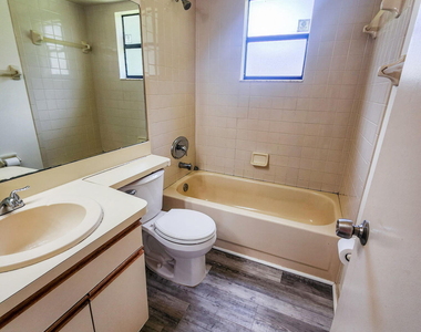 821 Hawaii Avenue Nw - Photo Thumbnail 17