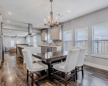 2422 Truxillo Street - Photo Thumbnail 7