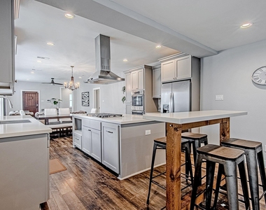 2422 Truxillo Street - Photo Thumbnail 10