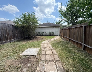 16835 Libson Falls Drive - Photo Thumbnail 24