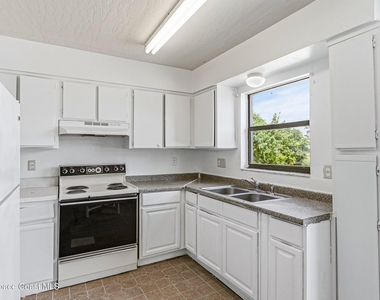 1780 Convair Street Se - Photo Thumbnail 4