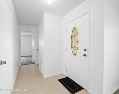 1187 Merrick Avenue Nw - Photo Thumbnail 2