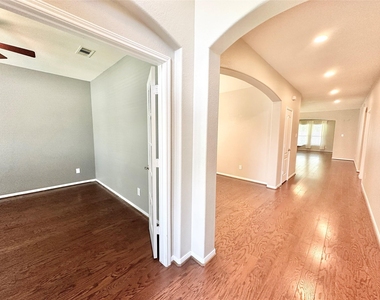 25323 Lisburn Drive - Photo Thumbnail 3
