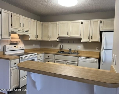 1514 Manor Drive Ne - Photo Thumbnail 6