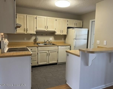 1514 Manor Drive Ne - Photo Thumbnail 5