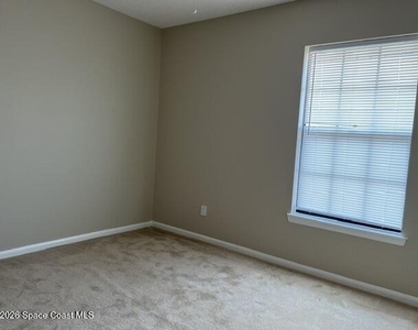 1514 Manor Drive Ne - Photo Thumbnail 14
