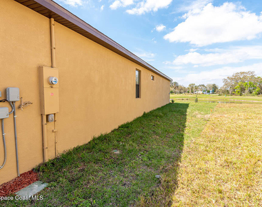 1863 Farmhouse Road Se - Photo Thumbnail 8