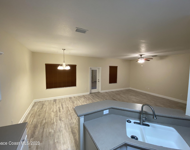 6124 Serene Place - Photo Thumbnail 8