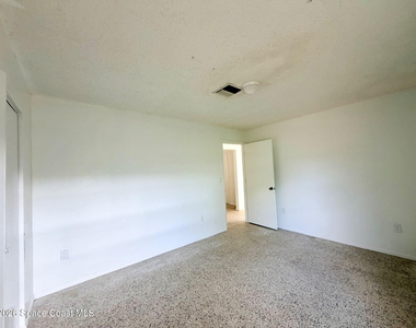 1590 S Deleon Avenue - Photo Thumbnail 7