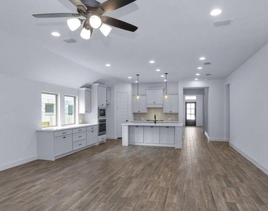 535 Oakview Bend Drive - Photo Thumbnail 1