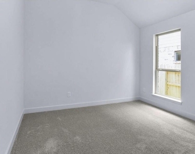 535 Oakview Bend Drive - Photo Thumbnail 7
