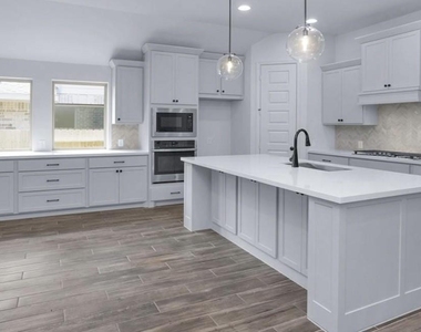 535 Oakview Bend Drive - Photo Thumbnail 3