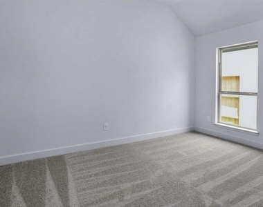 535 Oakview Bend Drive - Photo Thumbnail 8
