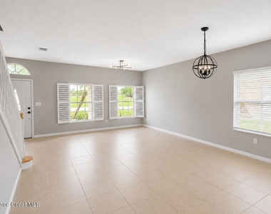 781 Glen Abbey Way - Photo Thumbnail 4