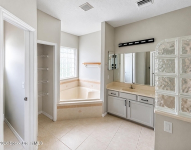 781 Glen Abbey Way - Photo Thumbnail 18