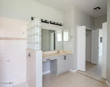 781 Glen Abbey Way - Photo Thumbnail 17