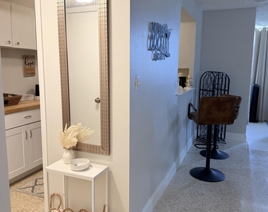 2020 N Atlantic Avenue - Photo Thumbnail 4