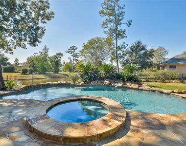 8114 Hideaway Lake Circle - Photo Thumbnail 38