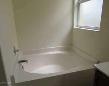 1741 Bridgeport Circle - Photo Thumbnail 14