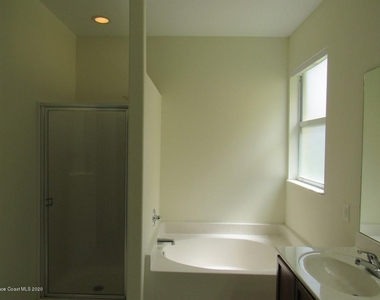 1741 Bridgeport Circle - Photo Thumbnail 12