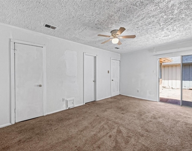 4632 Greenwood Drive - Photo Thumbnail 15