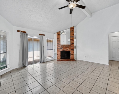 4632 Greenwood Drive - Photo Thumbnail 4
