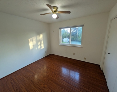 17054 Cairnlassie Street - Photo Thumbnail 14