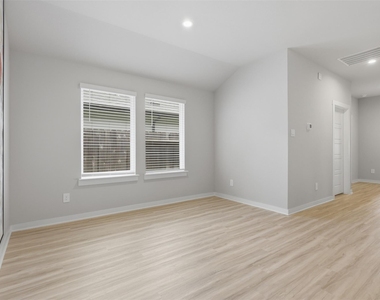 12914 Wempe Way - Photo Thumbnail 4