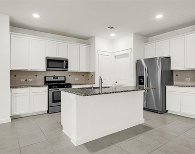 3021 Quarry Springs Drive - Photo Thumbnail 6