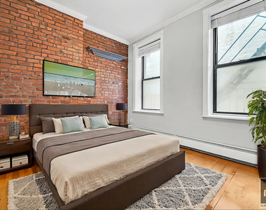 East 7 Street - Photo Thumbnail 1
