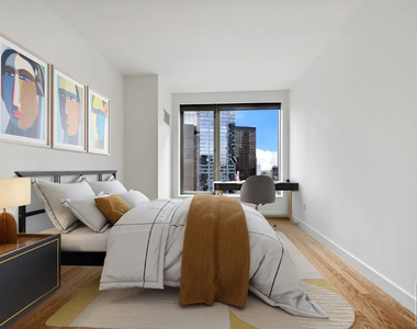 Spruce Street - Photo Thumbnail 2
