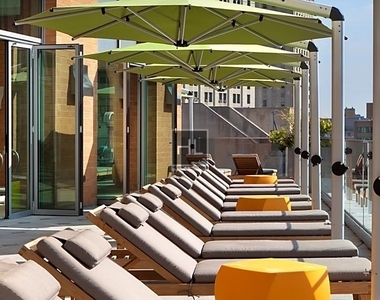 Spruce Street - Photo Thumbnail 7