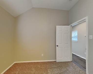 20214 Stone Falls Court - Photo Thumbnail 10