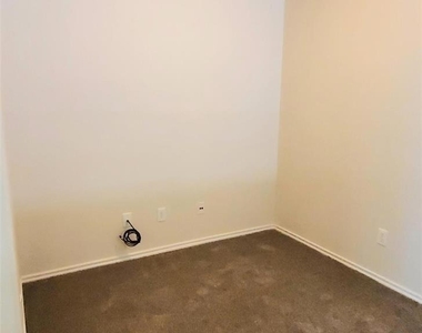 13043 Peppergate Lane - Photo Thumbnail 20