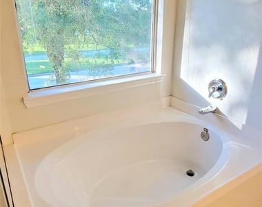 13043 Peppergate Lane - Photo Thumbnail 8