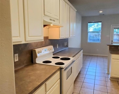 13043 Peppergate Lane - Photo Thumbnail 2
