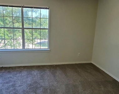 13043 Peppergate Lane - Photo Thumbnail 23