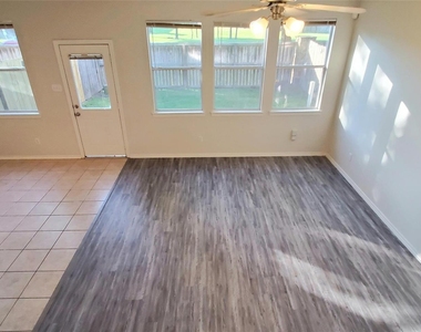 13043 Peppergate Lane - Photo Thumbnail 3