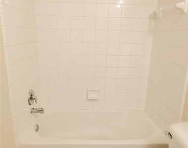 13043 Peppergate Lane - Photo Thumbnail 19