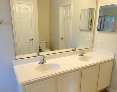 13043 Peppergate Lane - Photo Thumbnail 5