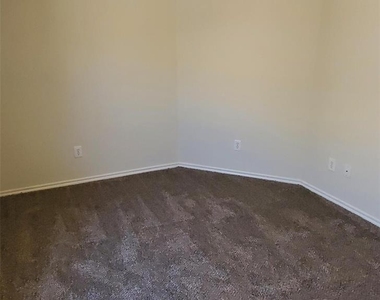 13043 Peppergate Lane - Photo Thumbnail 21