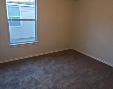 13043 Peppergate Lane - Photo Thumbnail 23