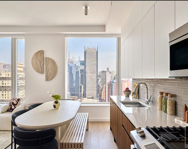 10th Avenue - Photo Thumbnail 3
