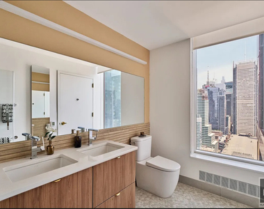 10th Avenue - Photo Thumbnail 7