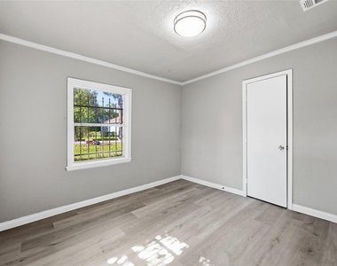 2088 Pope Street - Photo Thumbnail 16