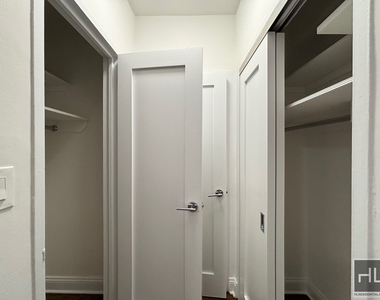 East 57 Street - Photo Thumbnail 13