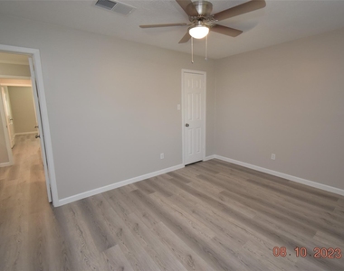 16702 Sheet Bend Way - Photo Thumbnail 12