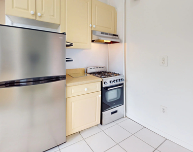 1427 York Avenue - Photo Thumbnail 3