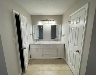 16510 Oxnard Lane - Photo Thumbnail 15